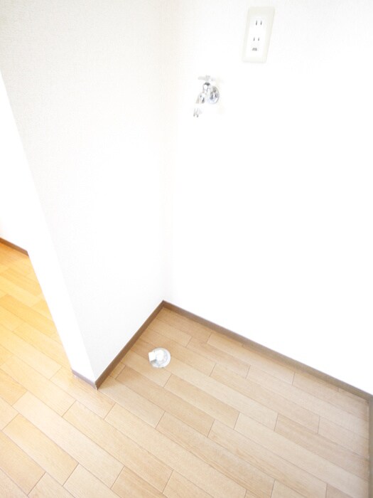 物件内観写真14　(洗濯機置場)