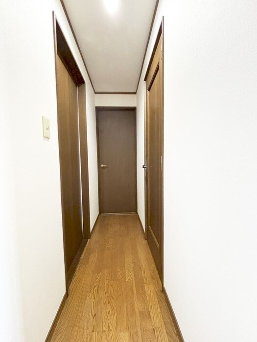 物件内観写真18　(廊下)