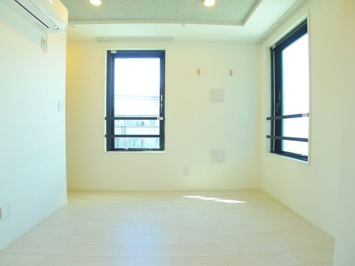 物件内観写真3　(居室)