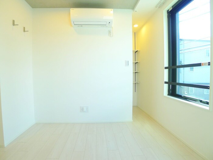 物件内観写真4　(居室)