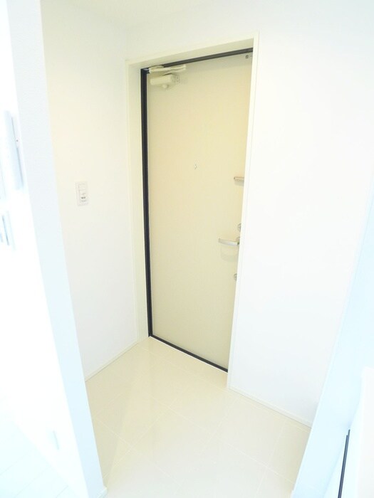 物件内観写真10　(玄関)