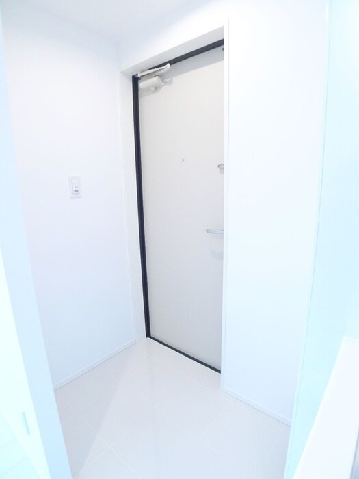 物件内観写真13　(玄関)