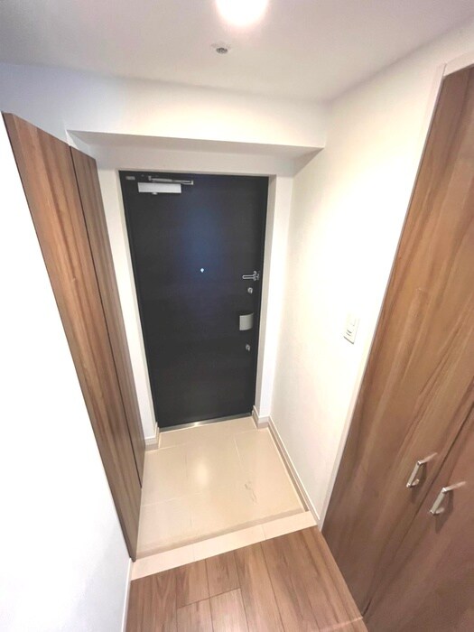 物件内観写真10　(玄関)