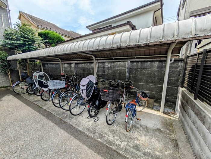 物件外観写真5　(駐輪場)
