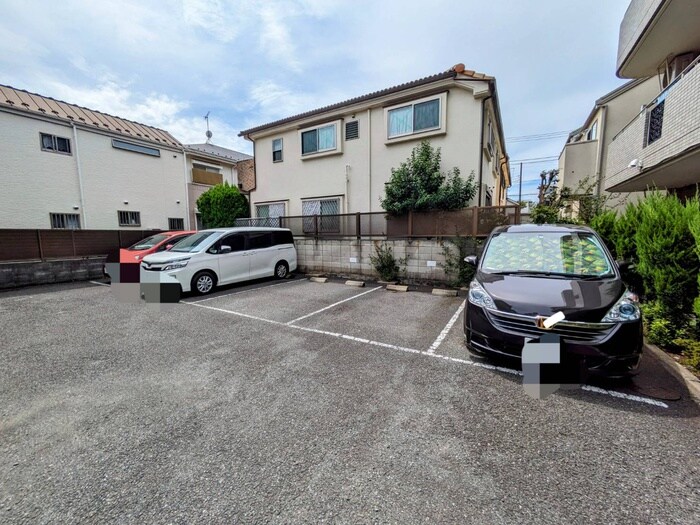 物件外観写真6　(駐車場)