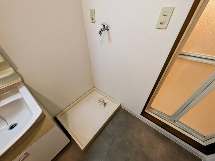 物件内観写真20　(洗濯機置場)