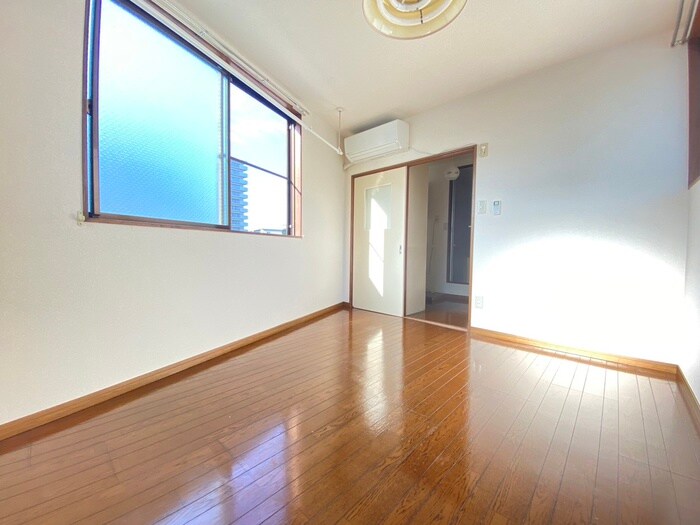 物件内観写真8　(居室)