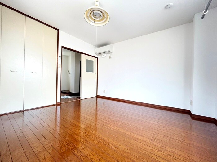 物件内観写真9　(居室)