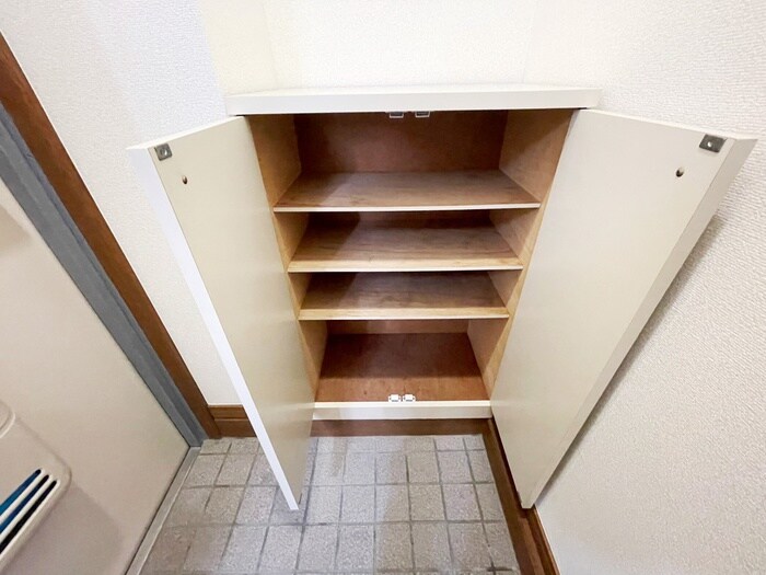物件内観写真16　(靴箱)