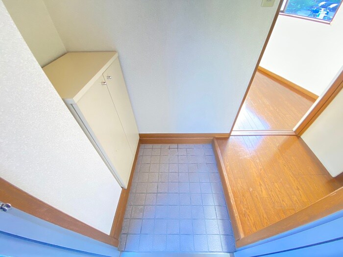 物件内観写真17　(玄関)