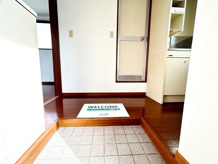 物件内観写真17　(玄関)