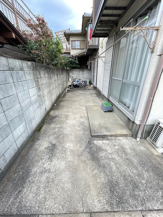 物件外観写真4　(駐車場)