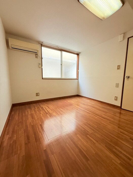 物件内観写真20　(室内からの展望)