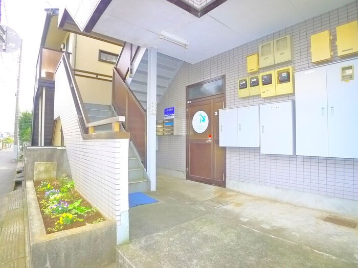 物件外観写真5　(エントランス部分)