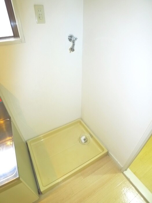 物件内観写真15　(洗濯機置場)