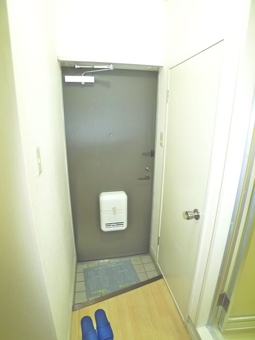 物件内観写真18　(玄関)