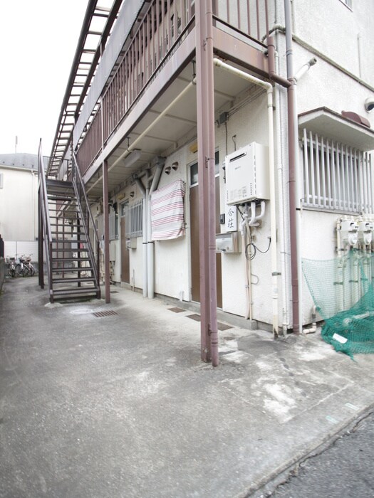 物件外観写真3　(エントランス部分)