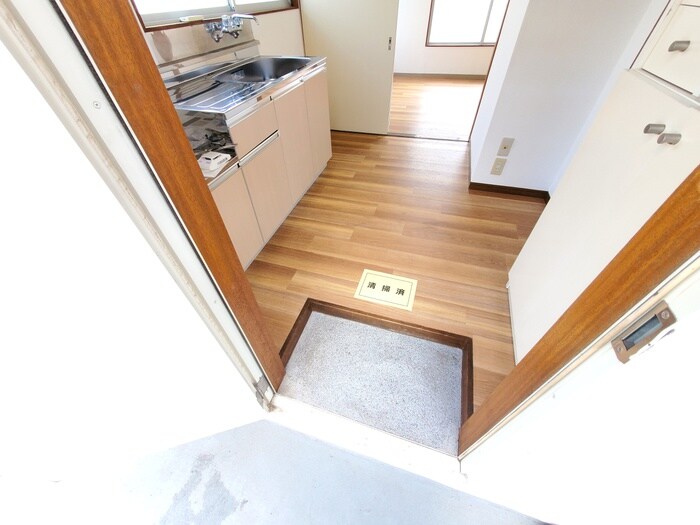 物件内観写真14　(玄関)