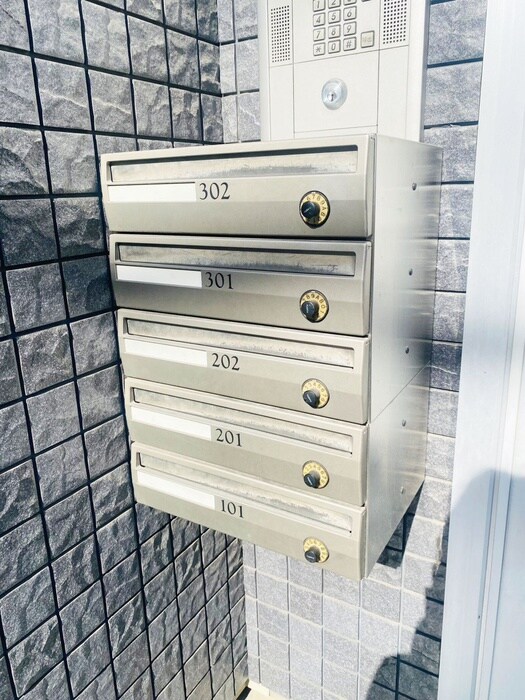 物件外観写真6　(エントランス部分)