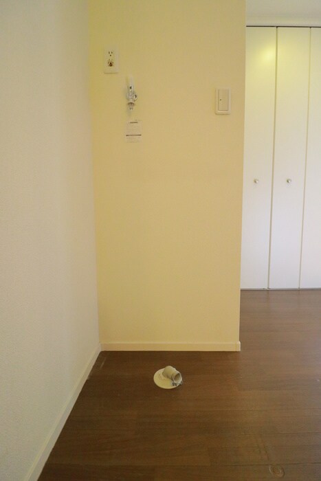 物件内観写真15　(洗濯機置場)