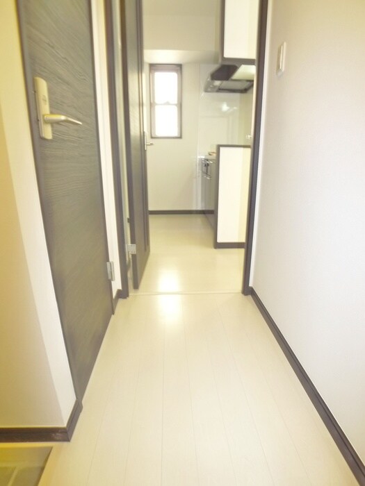物件内観写真9　(廊下)