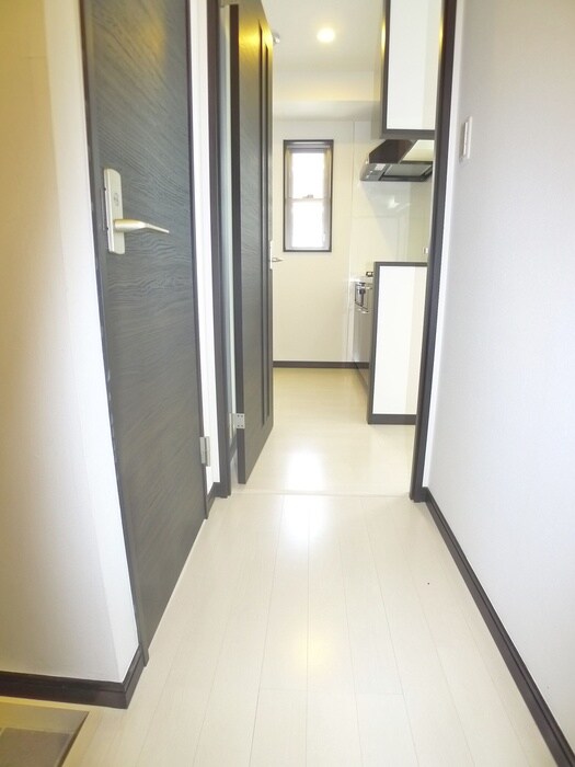 物件内観写真9　(廊下)