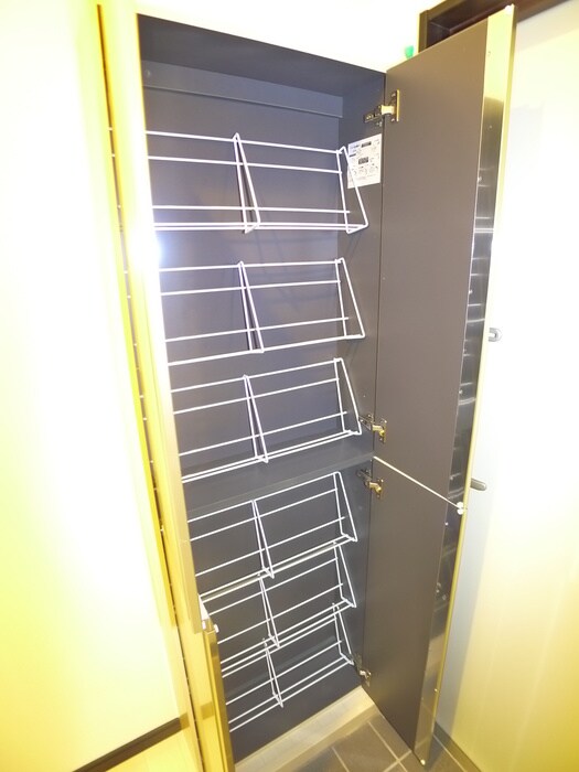 物件内観写真10　(靴箱)