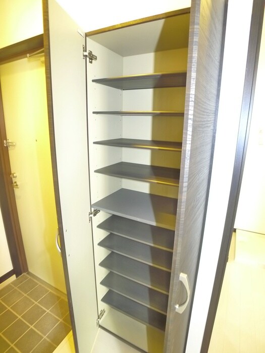 物件内観写真10　(靴箱)