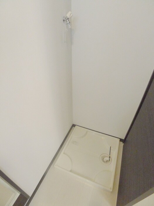 物件内観写真12　(洗濯機置場)