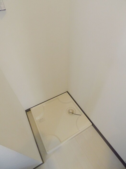 物件内観写真12　(洗濯機置場)