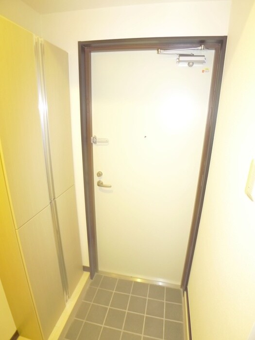 物件内観写真18　(玄関)