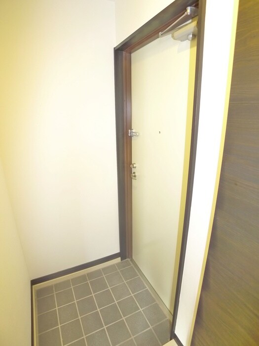 物件内観写真18　(玄関)