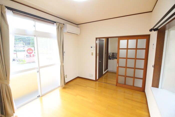 物件内観写真4　(居室)