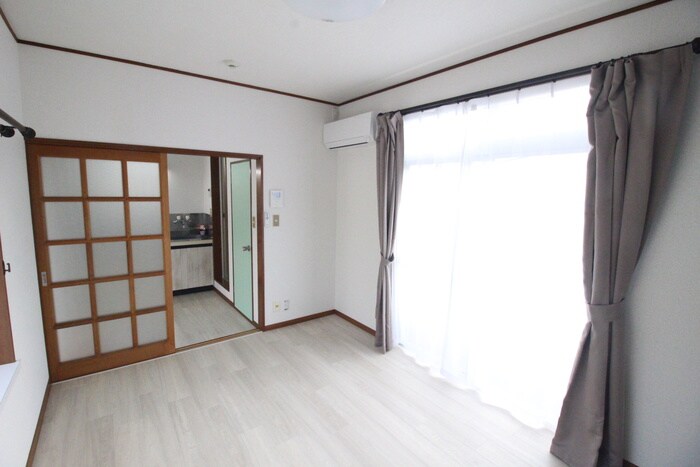 物件内観写真4　(居室)