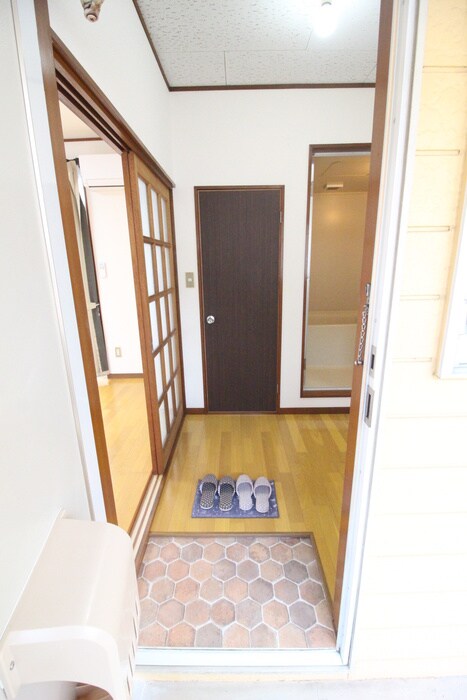 物件内観写真17　(玄関)