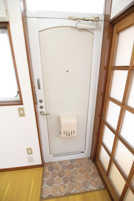 物件内観写真18　(玄関)