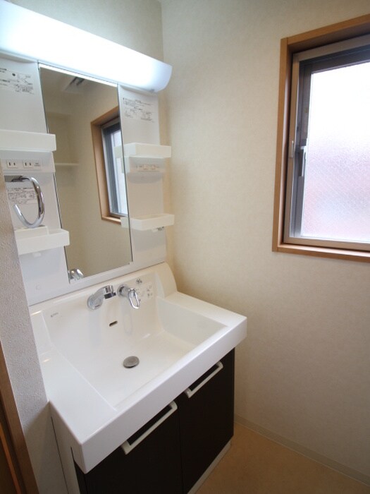 物件内観写真12　(洗面)