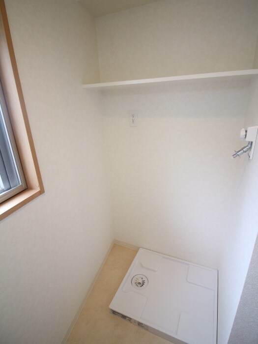 物件内観写真15　(洗濯機置場)