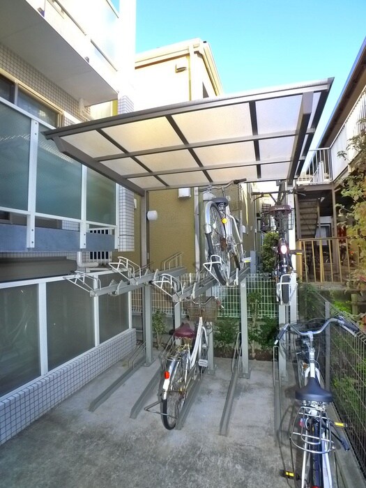 物件外観写真6　(駐輪場)