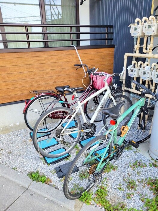 物件外観写真3　(駐輪場)