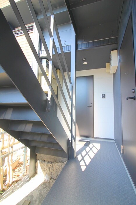 物件外観写真4　(エントランス部分)