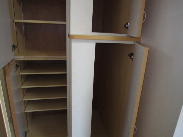 物件内観写真11　(靴箱)