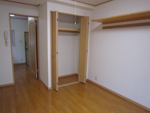 物件内観写真13　(収納)