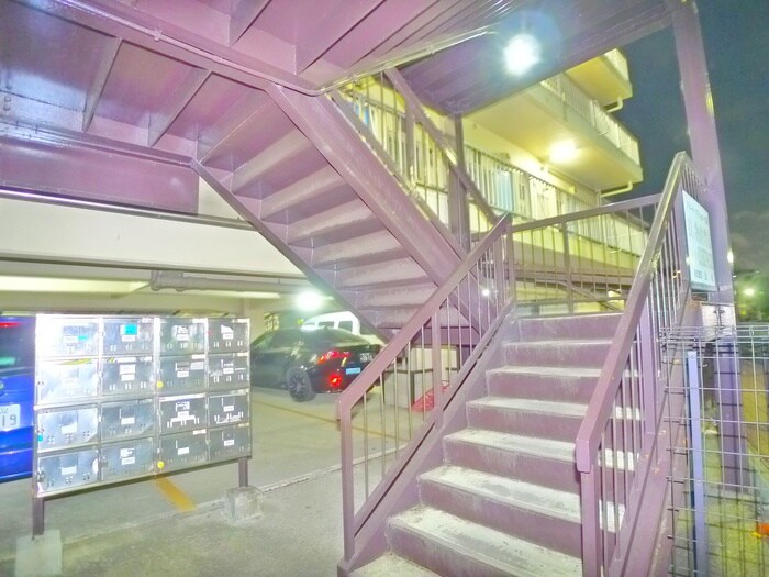 物件外観写真4　(エントランス部分)