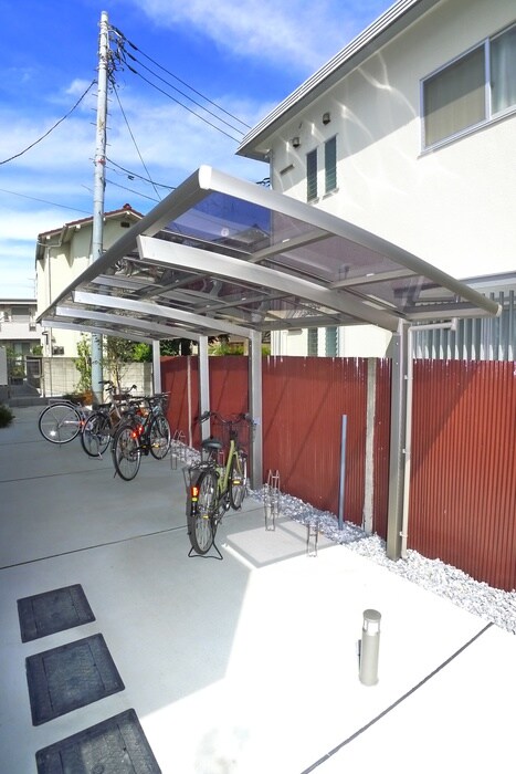 物件外観写真4　(駐輪場)