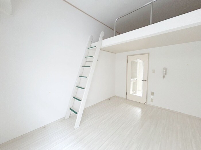 物件内観写真10　(居室)