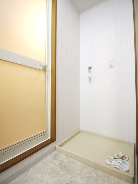 物件内観写真14　(洗濯機置場)