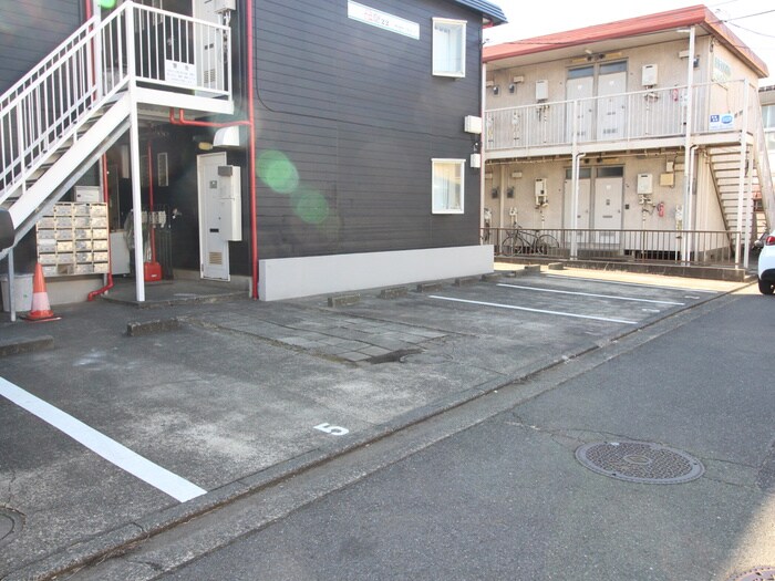 物件外観写真6　(駐車場)