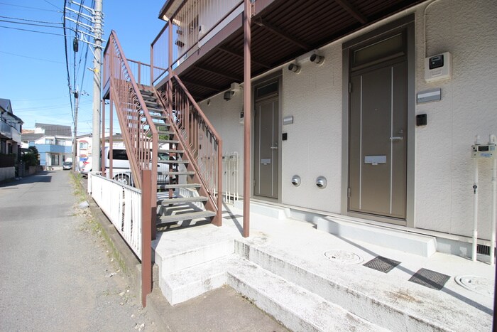 物件外観写真5　(エントランス部分)