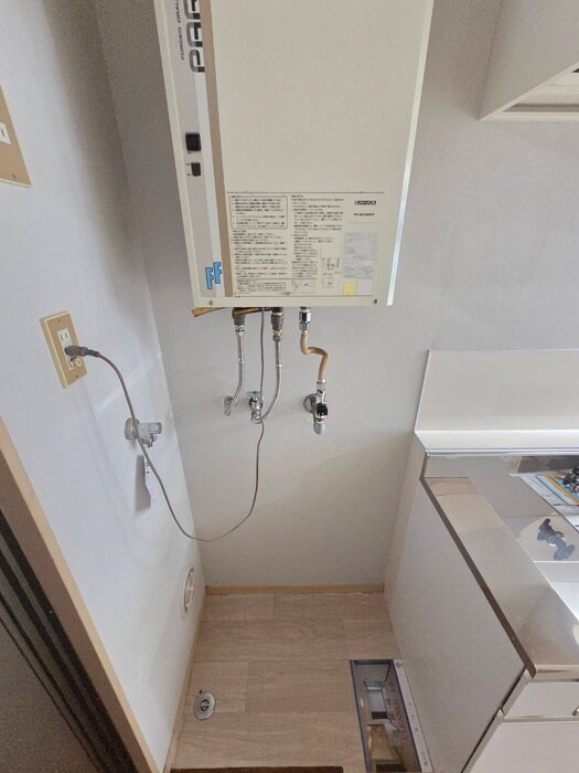 物件内観写真12　(洗濯機置場)